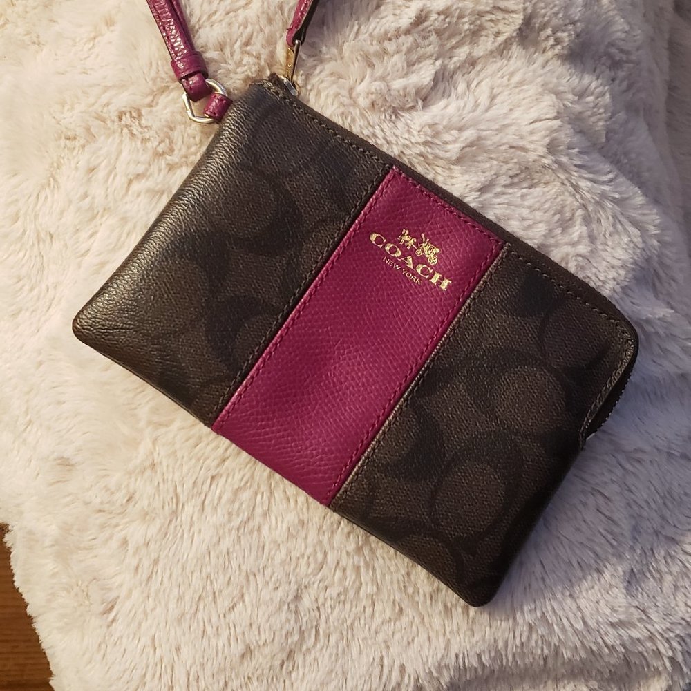 COACH Small Wristlet